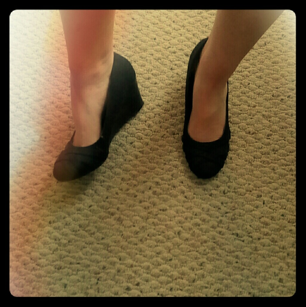 Black Wedges, Like New
